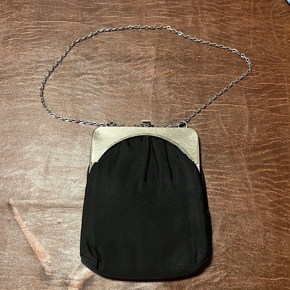 Vintage black brass chain handbag in great condition